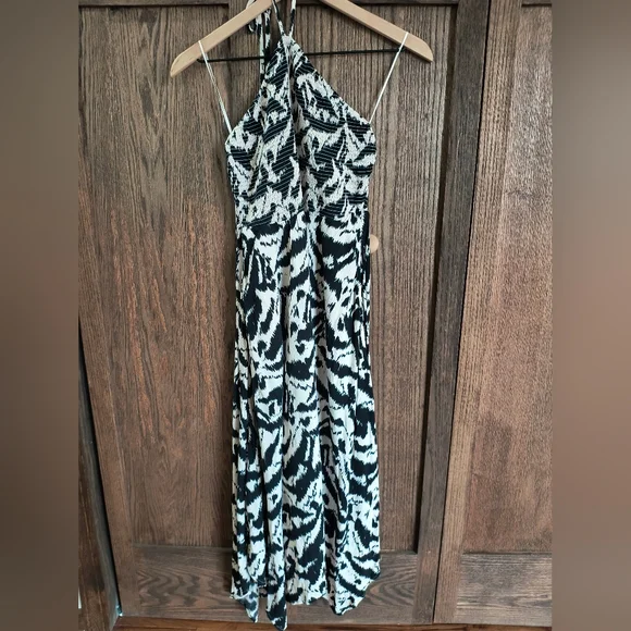 Old Navy | Dresses | Old Navy Black And White Halter Midi Dress | Poshmark Old Navy | Dresses | Old Navy Black And White Halter Midi Dress | Poshmark